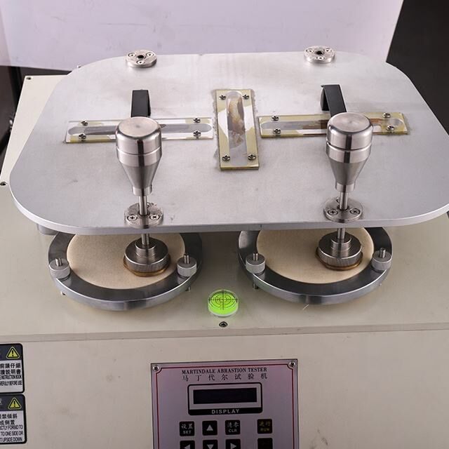 国際規格準拠のための高精度マインデール摩耗試験機（8試験ヘッド付き）