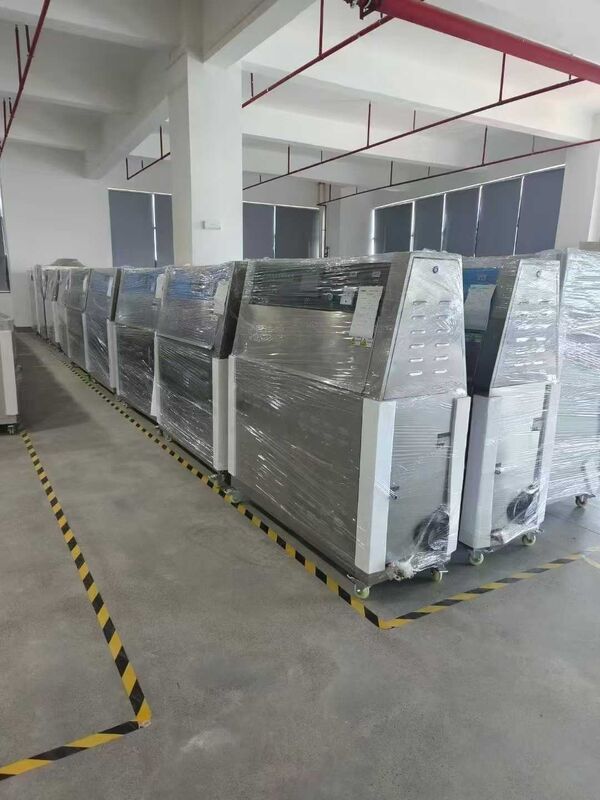 デジタルPID温度コントローラー付きゴム・プラスチック・革靴用UV促進老化試験機 耐候試験チャンバー