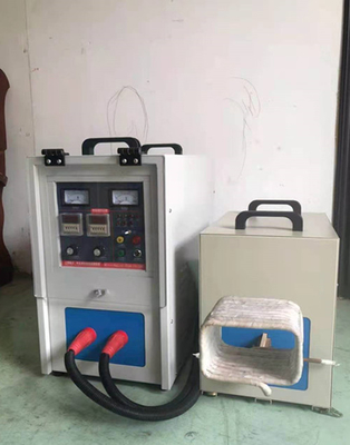 熱し、癒やし、アニールし、溶け、そして溶接のためのPLC 10-30KHZの誘導加熱装置